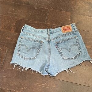 Levi’s 501 cut offs size 28